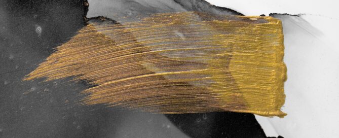 Pinselstrich in goldener Farbe